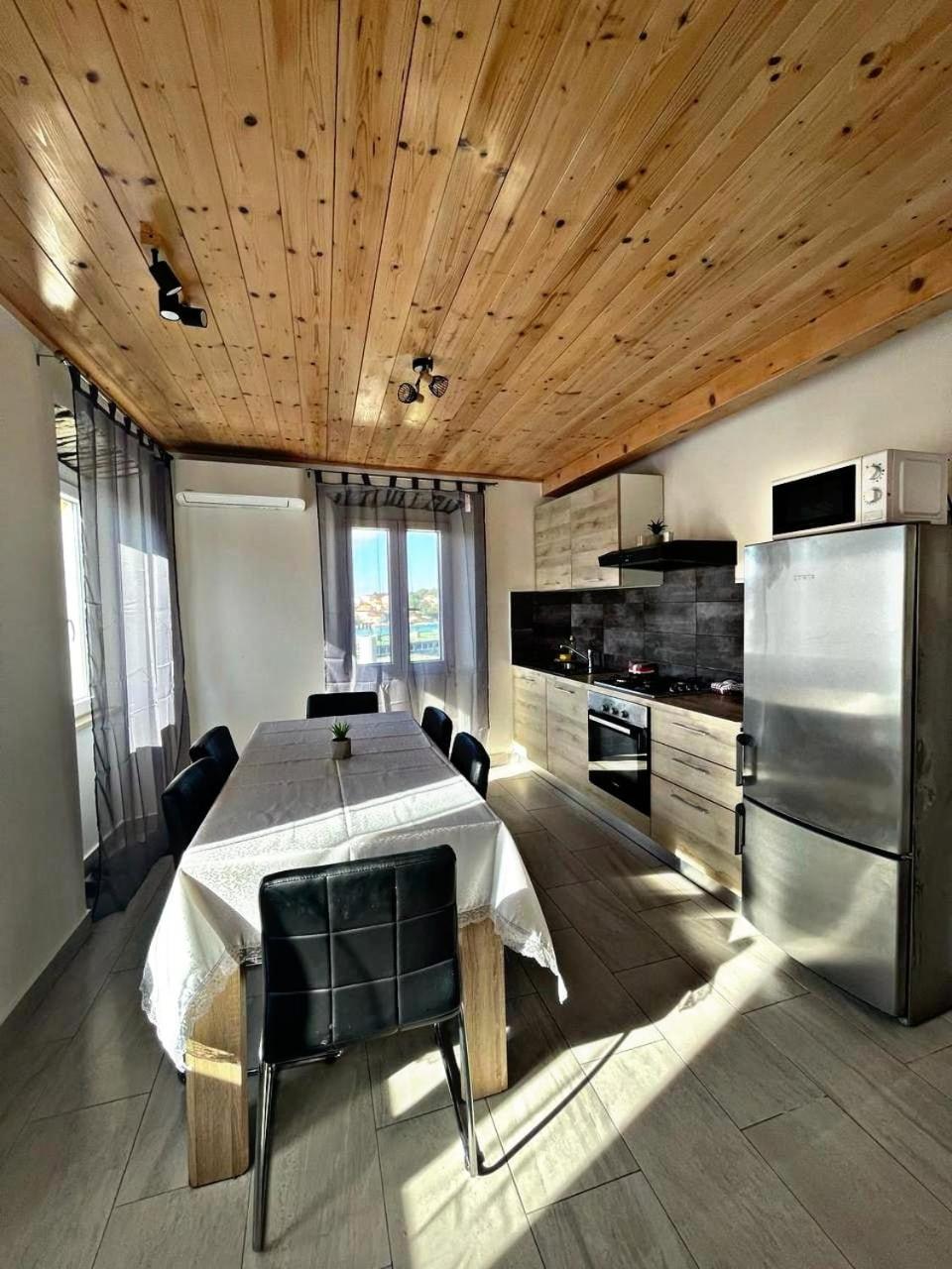 Amani Modern Apartment Лумбарда Екстер'єр фото